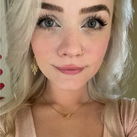 Meet your Posher, Christy - Picture 4 of 16